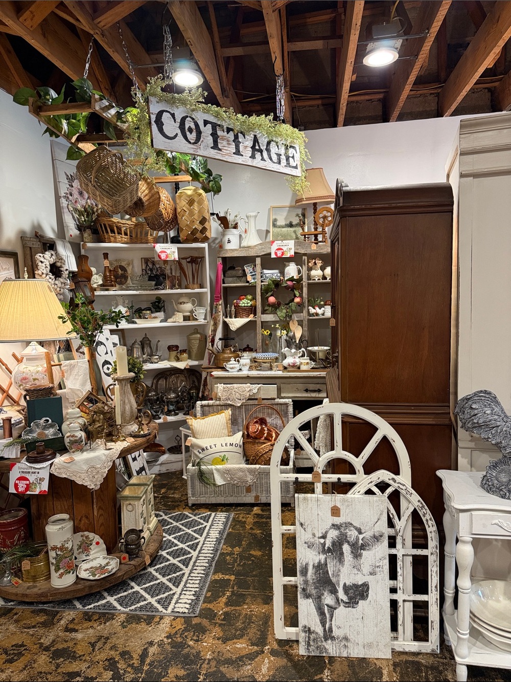 Rustic Farmhouse Decor Booth 4 Live